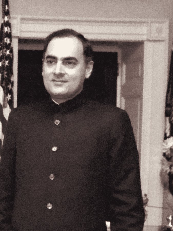 Shri Rajiv Gandhi